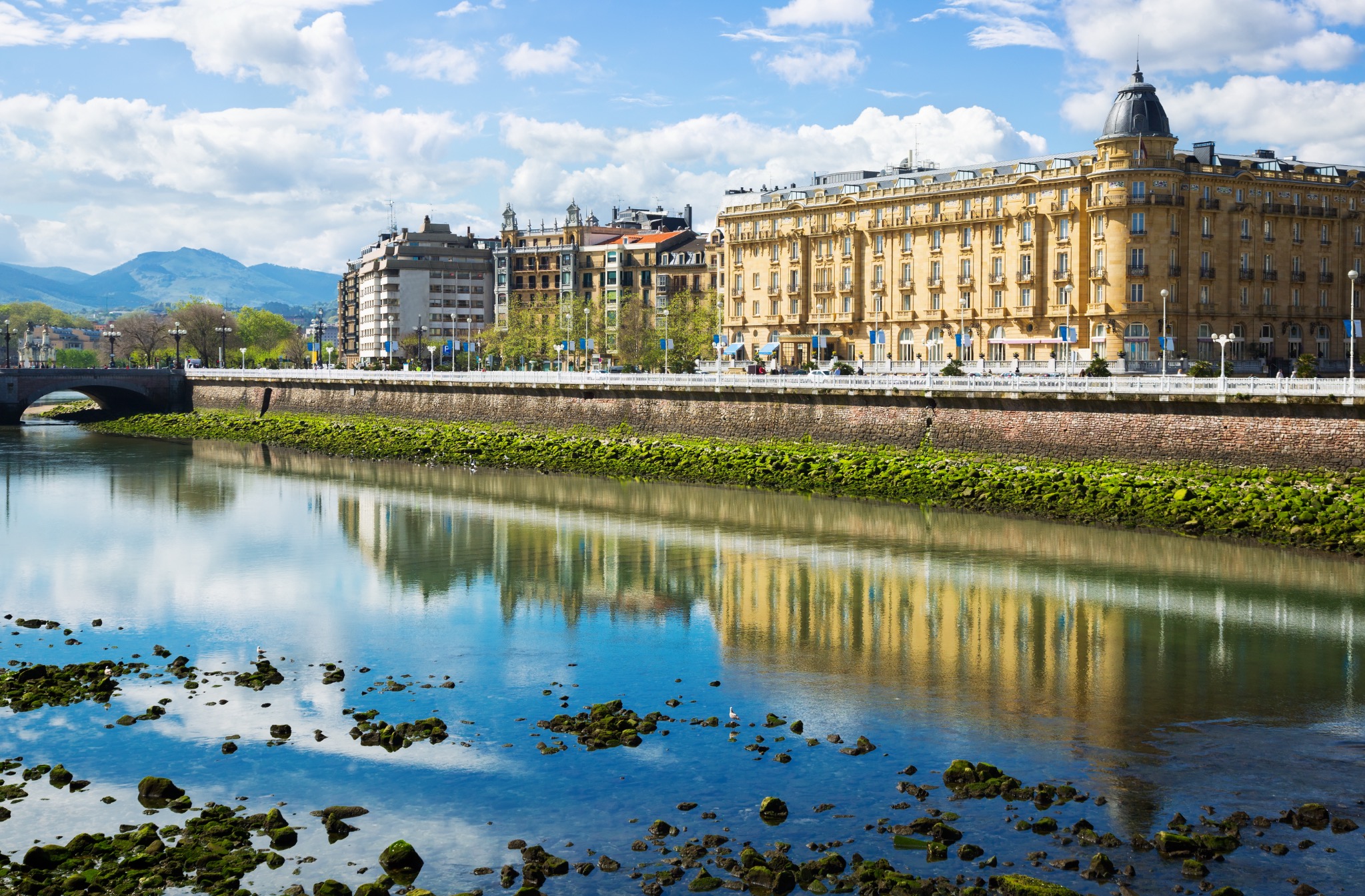 Hotel Maria Cristina reflected in the Urumea River